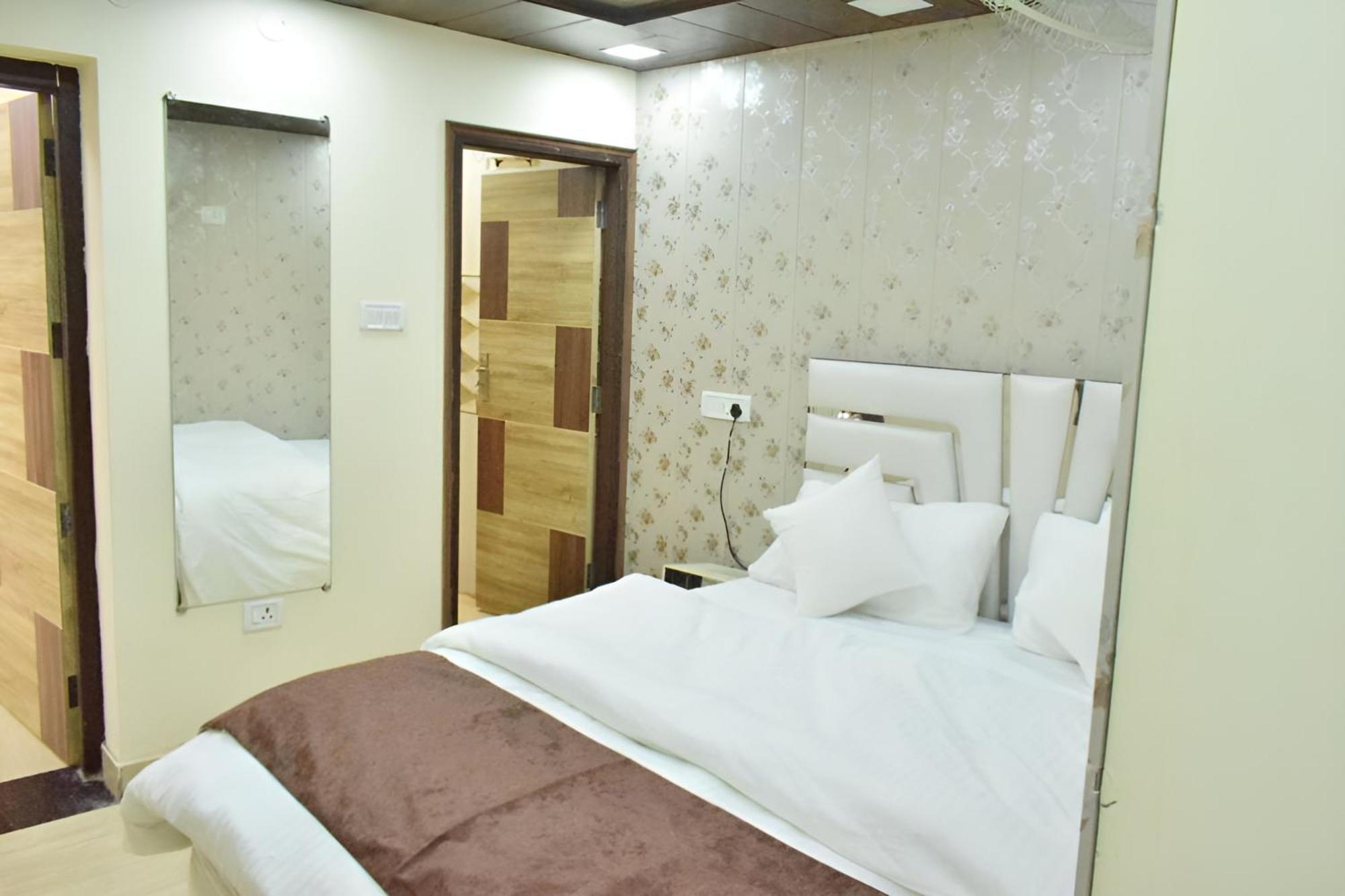 Rudhraksh Villa 4Br- Perfect Vacay Villa Mussoorie Eksteriør bilde